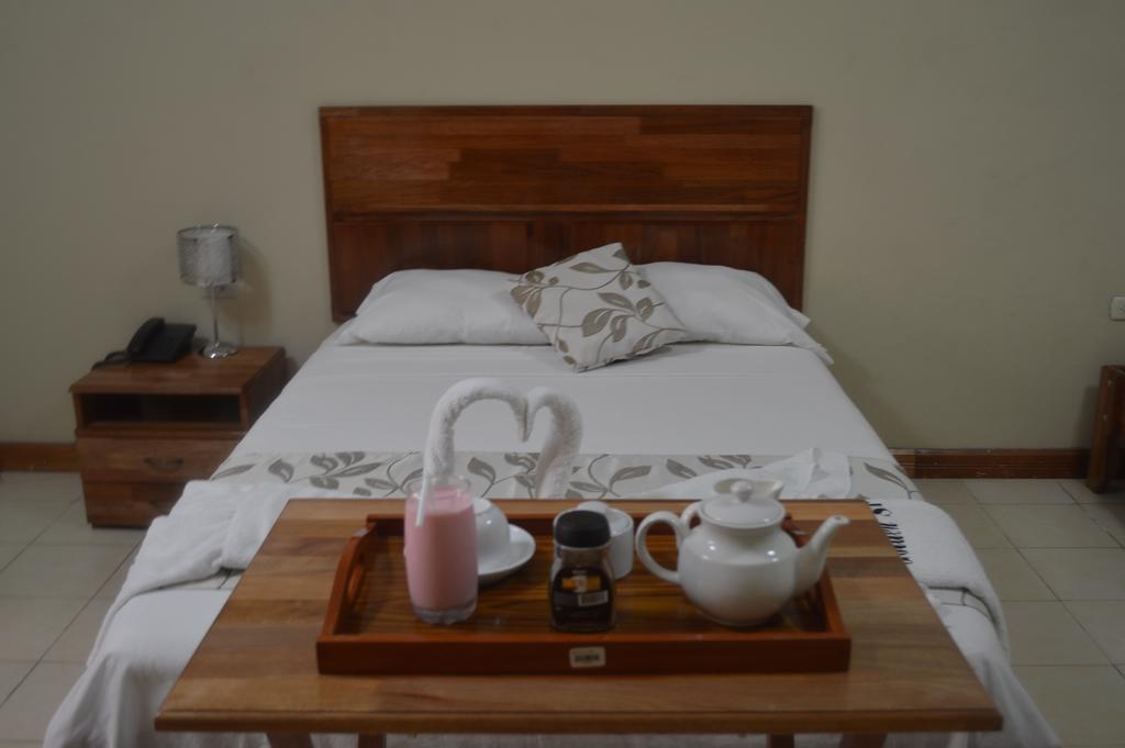 Hotel Golden Star Икитос Экстерьер фото