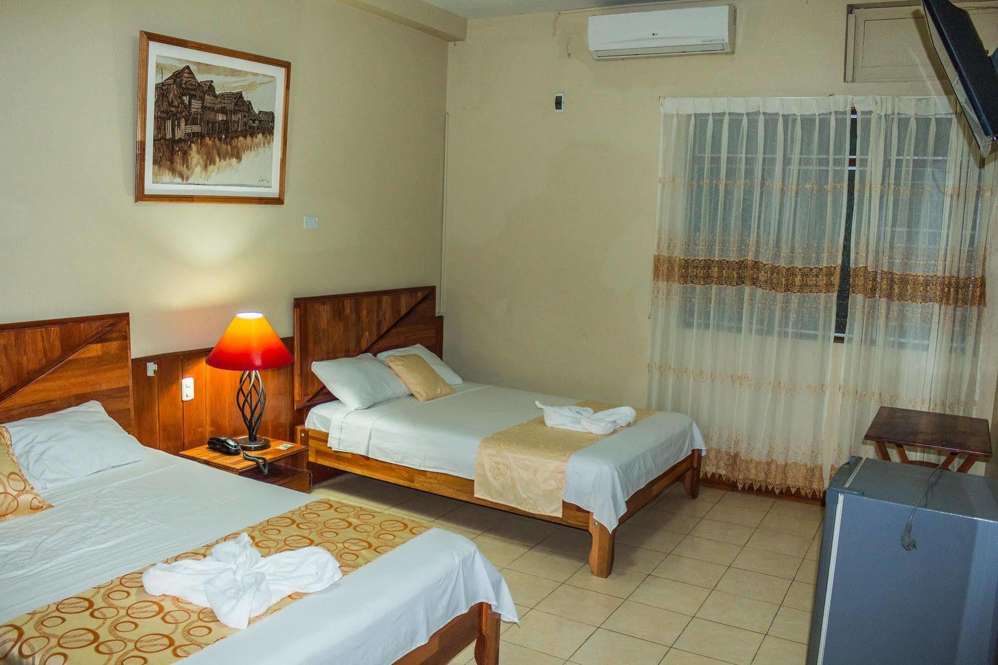 Hotel Golden Star Икитос Экстерьер фото