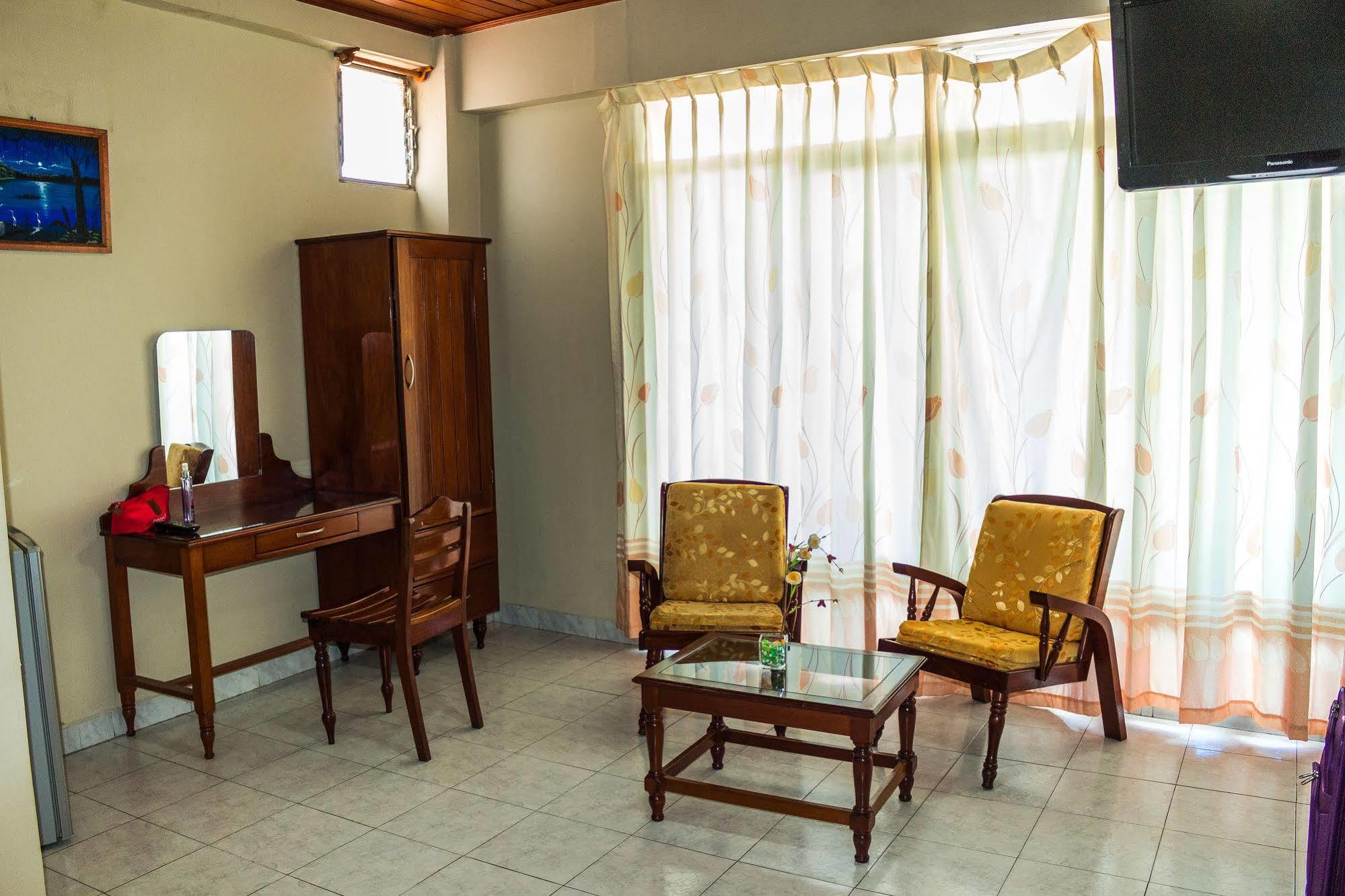 Hotel Golden Star Икитос Экстерьер фото