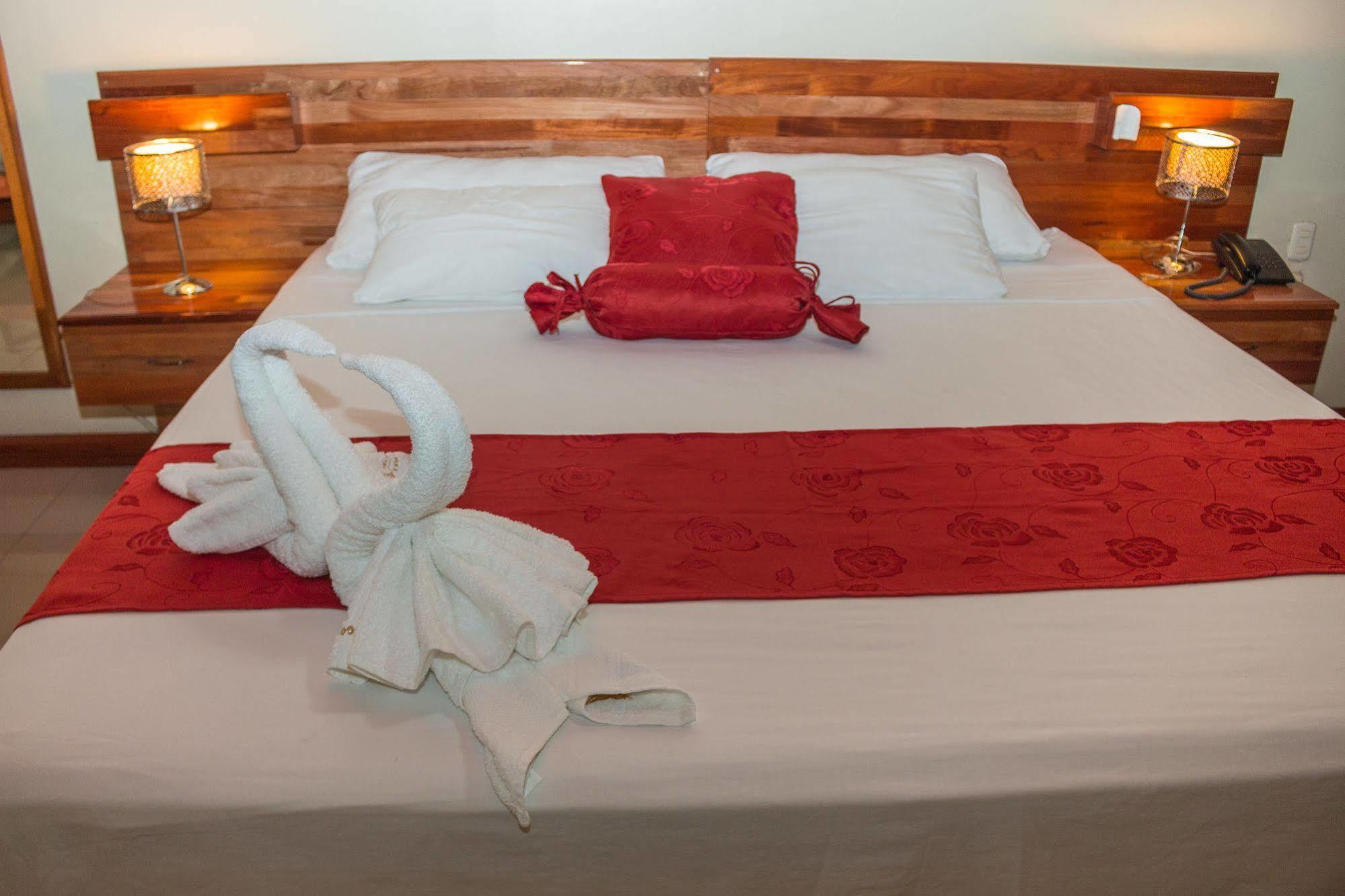 Hotel Golden Star Икитос Экстерьер фото