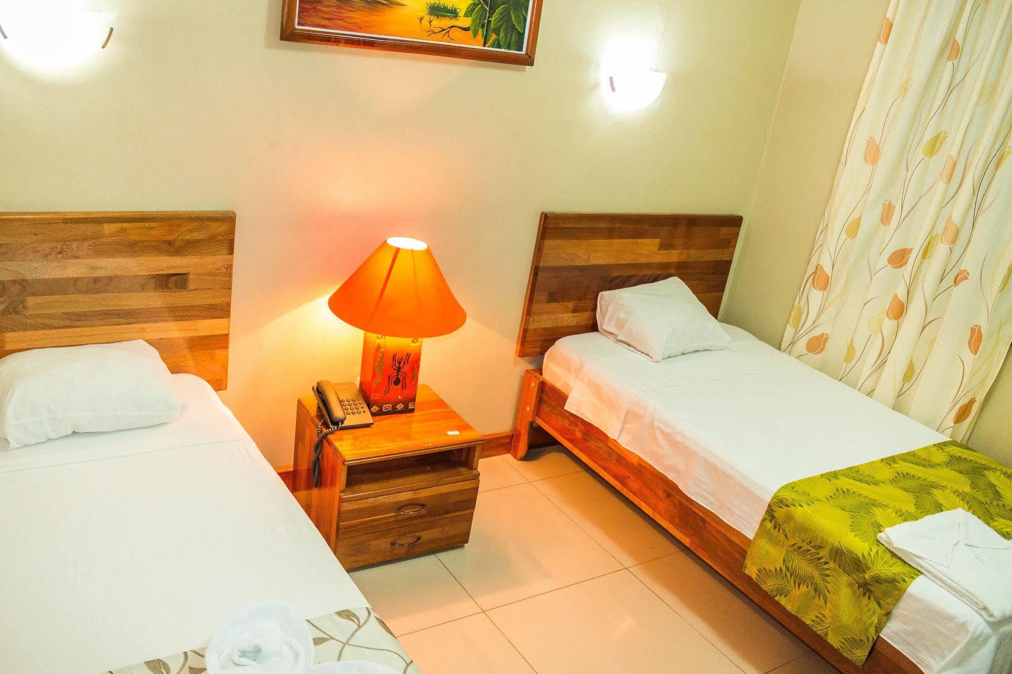 Hotel Golden Star Икитос Экстерьер фото