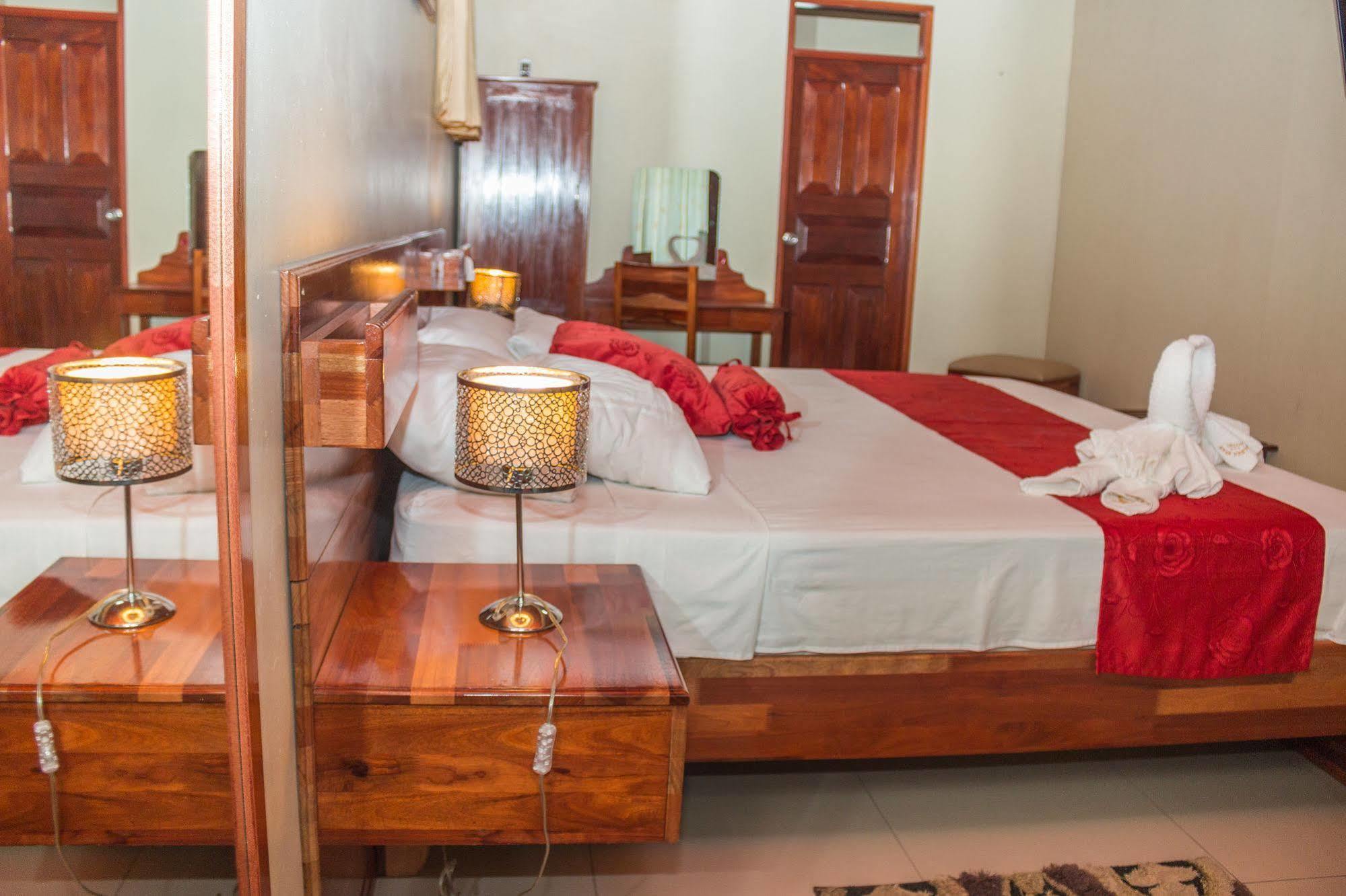 Hotel Golden Star Икитос Экстерьер фото
