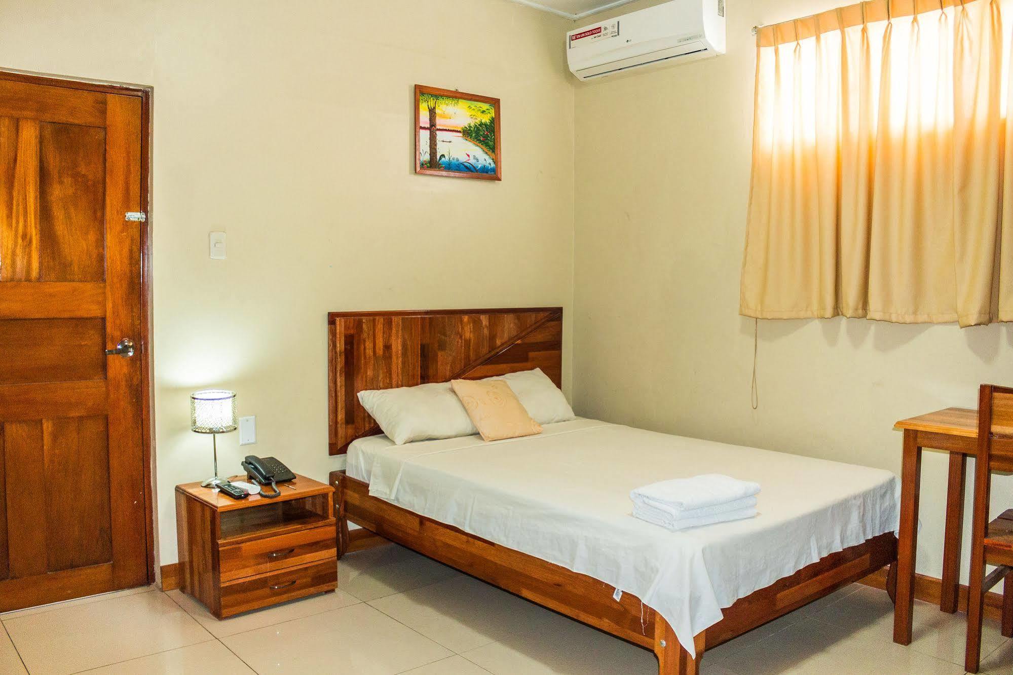 Hotel Golden Star Икитос Экстерьер фото